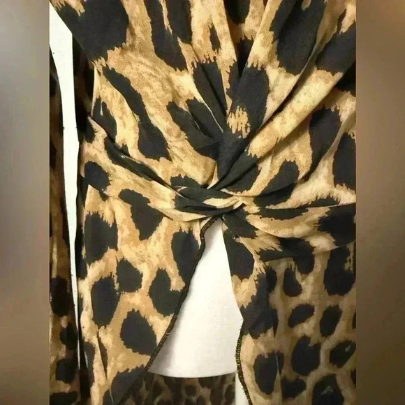 SHEIN Cheetah print top asymmetrical with v neck side zipper in black & tan LG - Picture 6 of 11